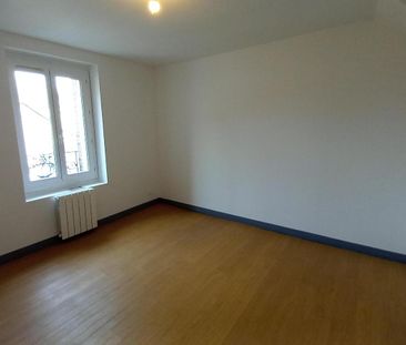 Location Appartement 2 pièces 46m² VILLENEUVE SUR YONNE 89500 - Photo 1