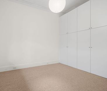 Charming Parkside Living in Prime Princes Hill! - Photo 3