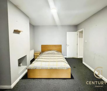 4 bedroom semi-detached house to rent - Photo 1