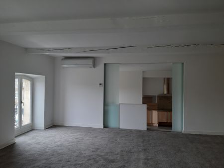 Location Appartement 2 pièces 129m² BORDEAUX 33000 - Photo 2