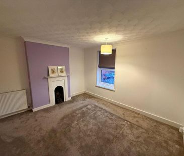 2 bedroom end of terrace house to rent - Photo 2