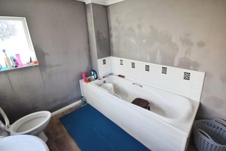 2 bedroom end of terrace house to rent - Photo 4