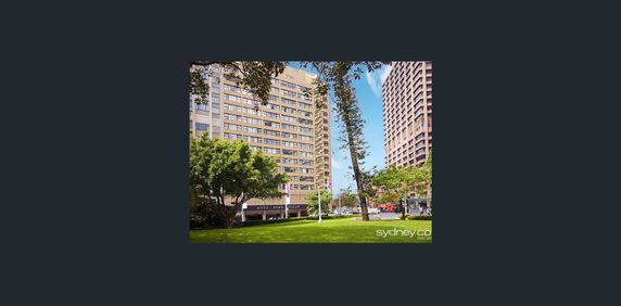 HYDE PARK LIFESTYLE | Furnished - Photo 2