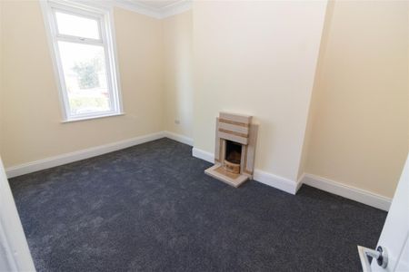 3 Bedroom House - Terraced - Photo 5