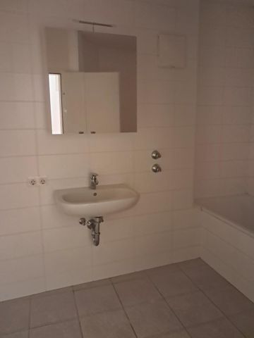 Rudolfstraße 24/5/DG: Hübsche 2-Zimmerwohnung 57,78m2 mit Blick zum Schlossberg, ablösefreie Küche, 5.Liftstock! - Foto 2