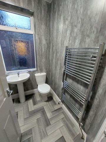 1 bedroom in a house share to rent - Photo 3