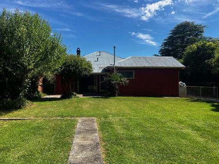 9 Warenda Street, Bowral NSW 2576 - House For Rent | Domain - Photo 3