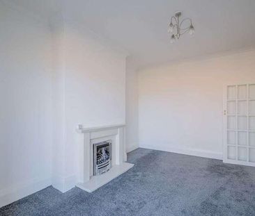 Southern Road, Cowersley, HD4 - Photo 2