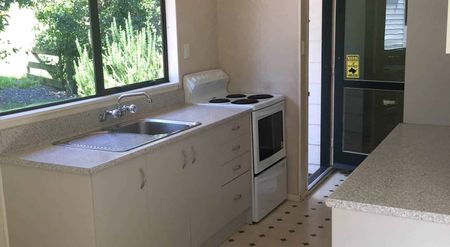 Country Living - Photo 4