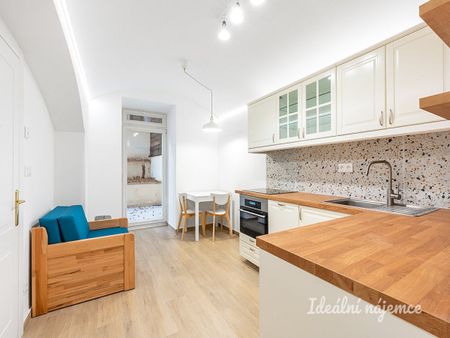 Pronájem bytu 2+kk 30 m² - Fotografie 5