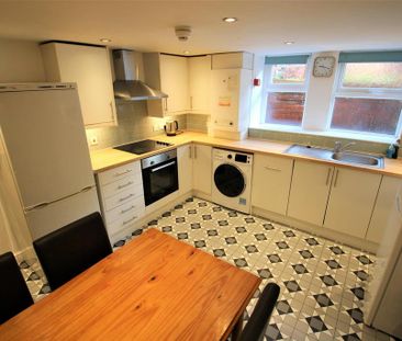 1 bedroom in a house share to rent - Photo 4