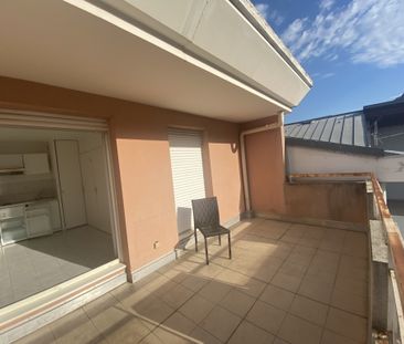 Location Appartement 1 pièce 21m² NICE 06300 - Photo 2