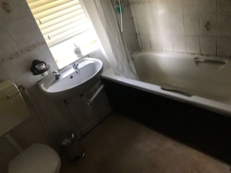 3 Bed End Terrace, Hob Moor Road, B25 - Photo 3