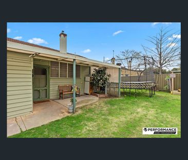 2 Dungey Avenue, Flora Hill, Vic 3550 - Photo 3