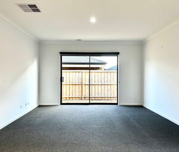 Great Location Family Home - Photo 1