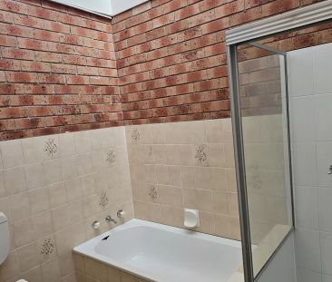 Close to Shops - Photo 5