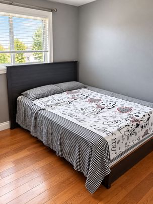 For Lease - 7 Wood Crescent Unit# Main Floor, Bradford West Gwillimbury, Ontario - Photo 1