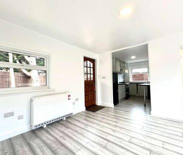 Merrivale Gardens, Reading, Berkshire, RG2 - Photo 2