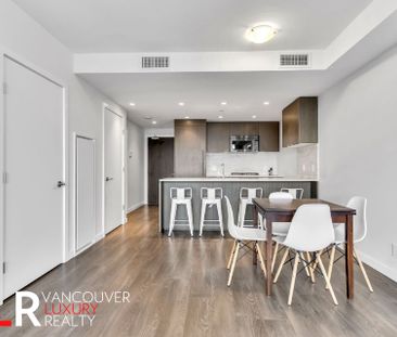 Condo in North Vancouver, BC - Photo 4
