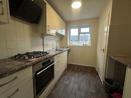 2 bedroom maisonette to rent - Photo 5