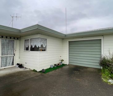 2 Bedroom Home available in Central Location - Photo 2