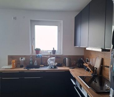 moderne 2 Zimmer Wohnung mit Balkon und Aufzug, incl. Tiefgaragenst... - Photo 1