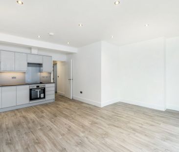 3 bedroom flat to rent - Photo 6