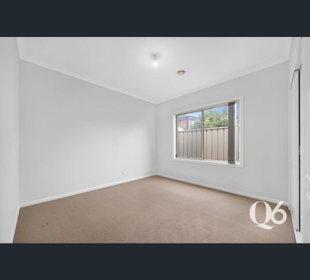 4/11-13 Gibson Court, Sydenham, Vic 3037 - Photo 3