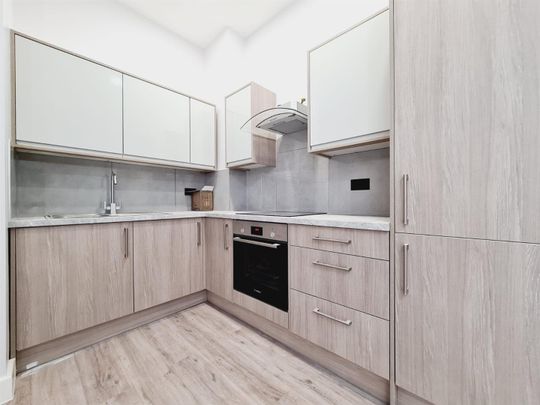 Aster Court 7 Woodcote Road, Wallington SM6, London - Photo 1