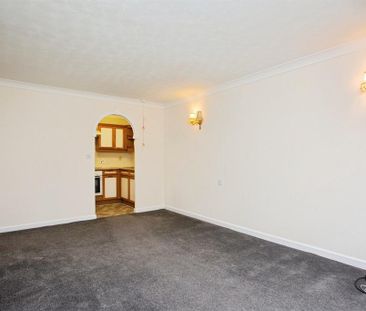 1 bedroom retirement property to rent - Photo 6