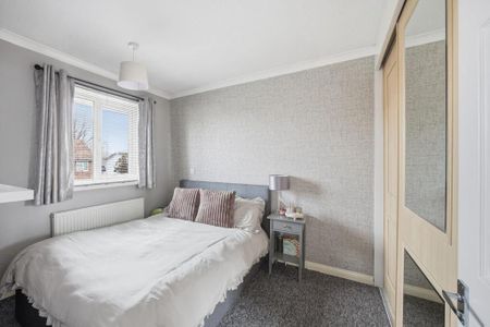 3 bedroom semi-detached house to rent - Photo 3