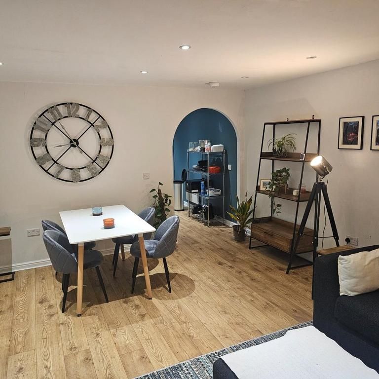 2 bedroom private hall to rent - Photo 1