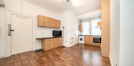 Studio to rent - Photo 2