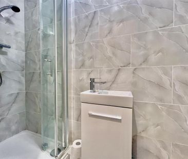 4 bedroom semi-detached house to rent - Photo 1