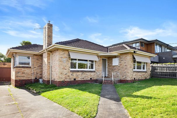 3 Bedroom Family Home In A Great Bentleigh East Locale! - Photo 1