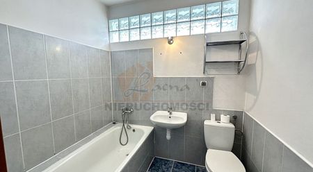 008MW. N Sącz ul. 29 Listopada, pow. 59m2, 3- pokojowe mieszkanie na wynajem, III piętro, miejsce postojowe w garażu podziemnym. Cena: 1750 zł - Фото 3