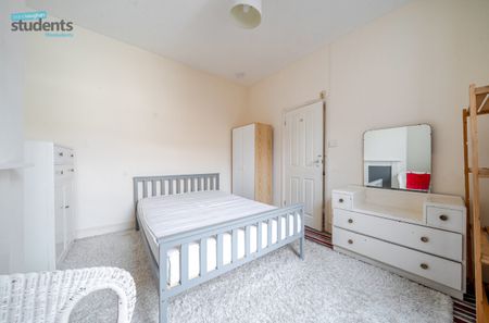 4 bedroom terraced house to rent - Photo 2