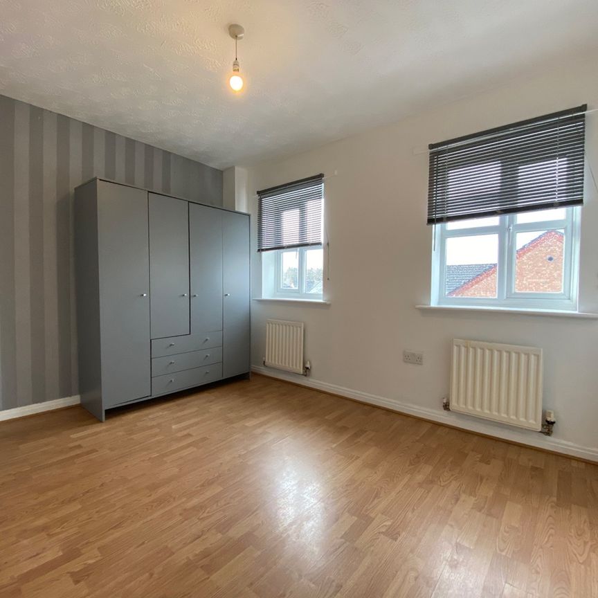 4 Bed Semi-Detached House, Aspenwood Drive, M9 - Photo 1