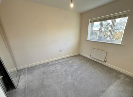 4 bedroom detached house to rent - Photo 2