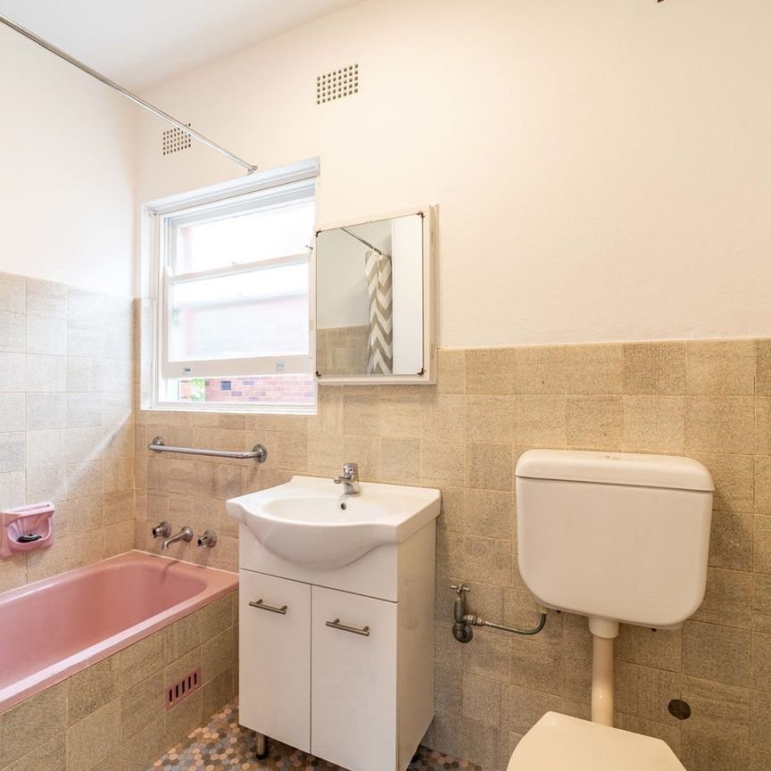 Beautiful 2 bedroom apartment only a stroll to Balgowlah Village! - Photo 1