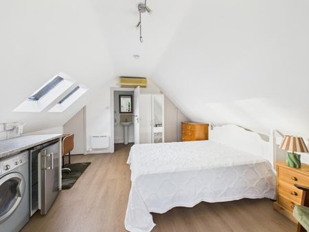 Studio to rent - Photo 2