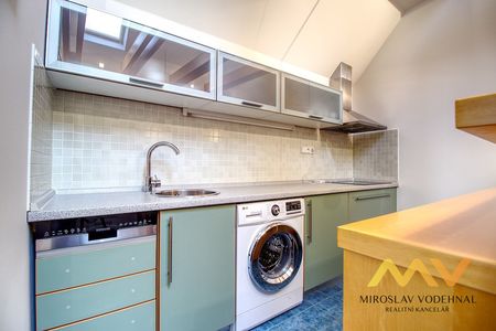 Pronájem podkrovního apartmánu 1+kk o rozloze 98 m - Photo 4