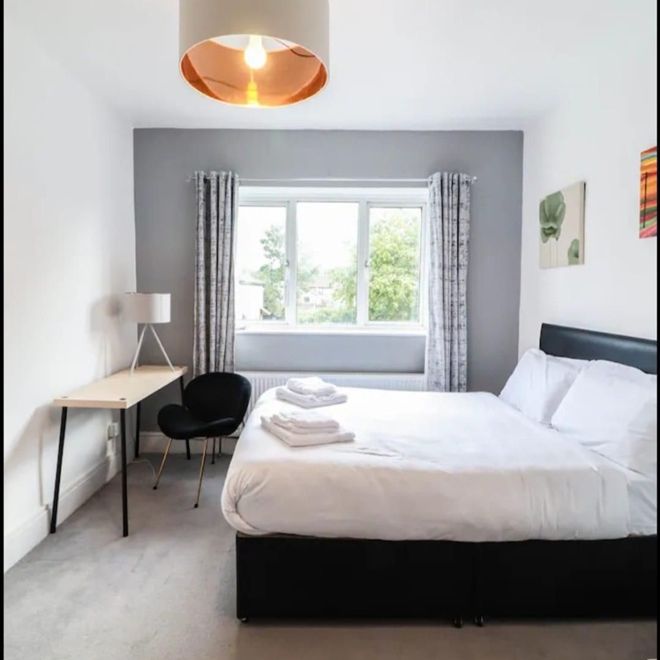 6 Bed Semi-Detached House, Stanley House, E11 - Photo 1