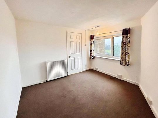 4 bedroom semi-detached house to rent - Photo 1