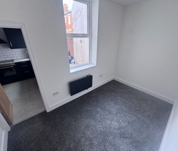 St Georges Road, Preston - Photo 4