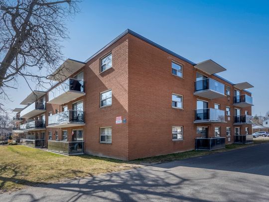 Dorchester Apartments - Photo 1