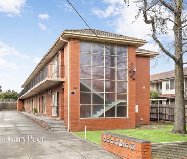 Ground Floor Apartment in Great Location - Photo 2