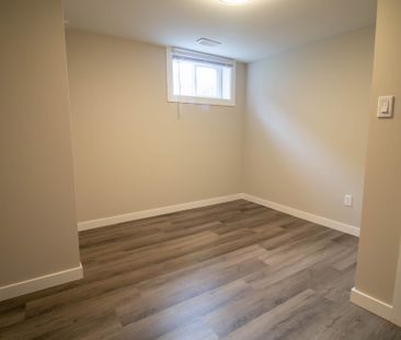 ** BEAUTIFUL ** 3 Bedroom Lower Unit in Welland!! - Photo 6