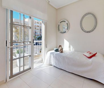 Casa o chalet de alquiler en Avenida Costa Blanca, Los Arenales del... - Photo 5