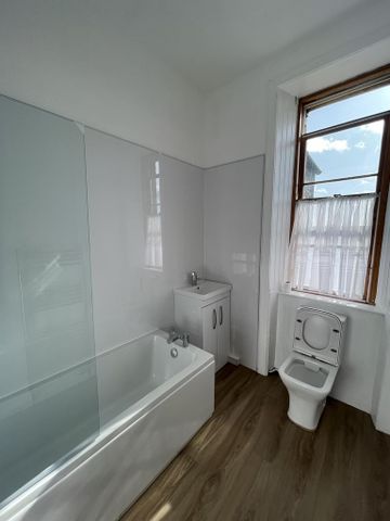 5 bedroom flat to rent - Photo 4